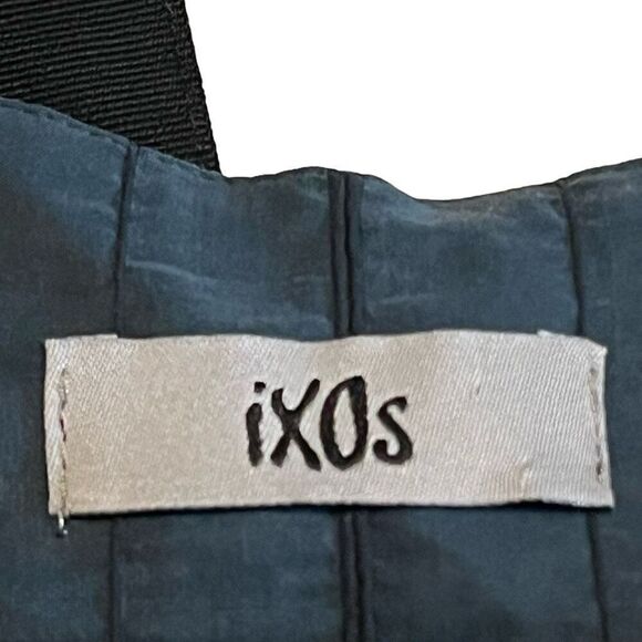 Asymmetrical Blue Sleeveless Tank Top - Picture 2 of 10